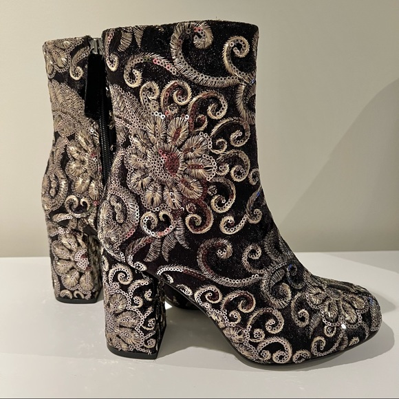 TOP SHOP Sparkle Embroidered Boots - Picture 9 of 9